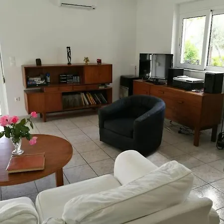 Frangipani With Large Private Pool, Rhodes لاردوس