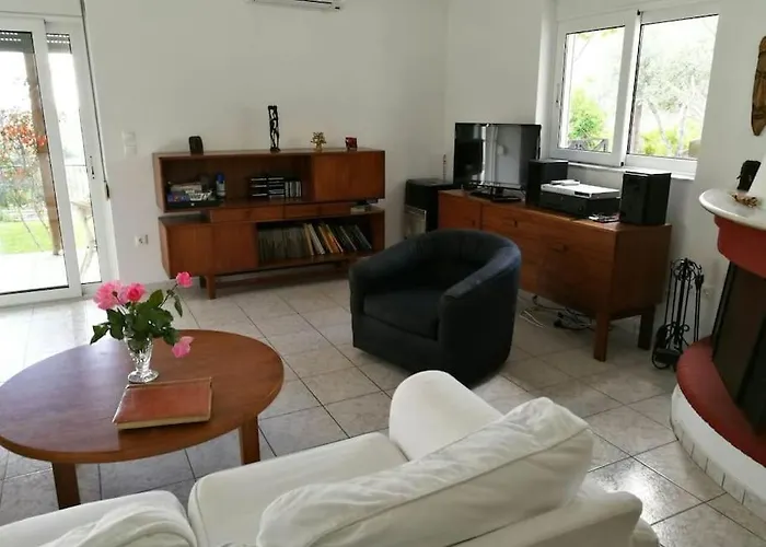 Frangipani With Large Private Pool, Rhodes ラルドス